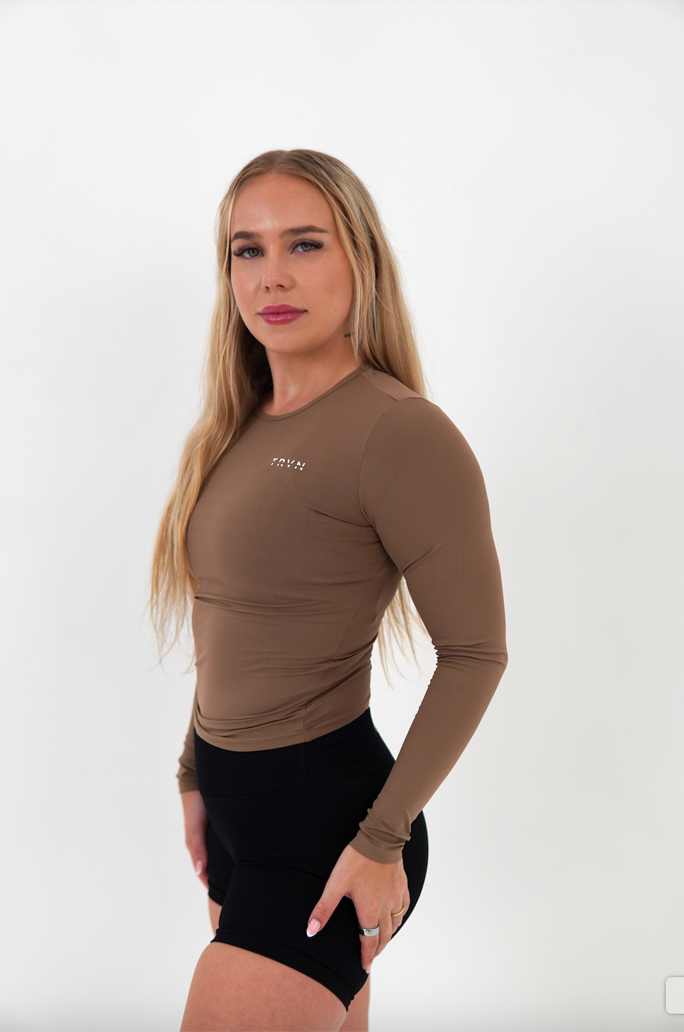 Pre-Order fra 20. mars: Base Genser