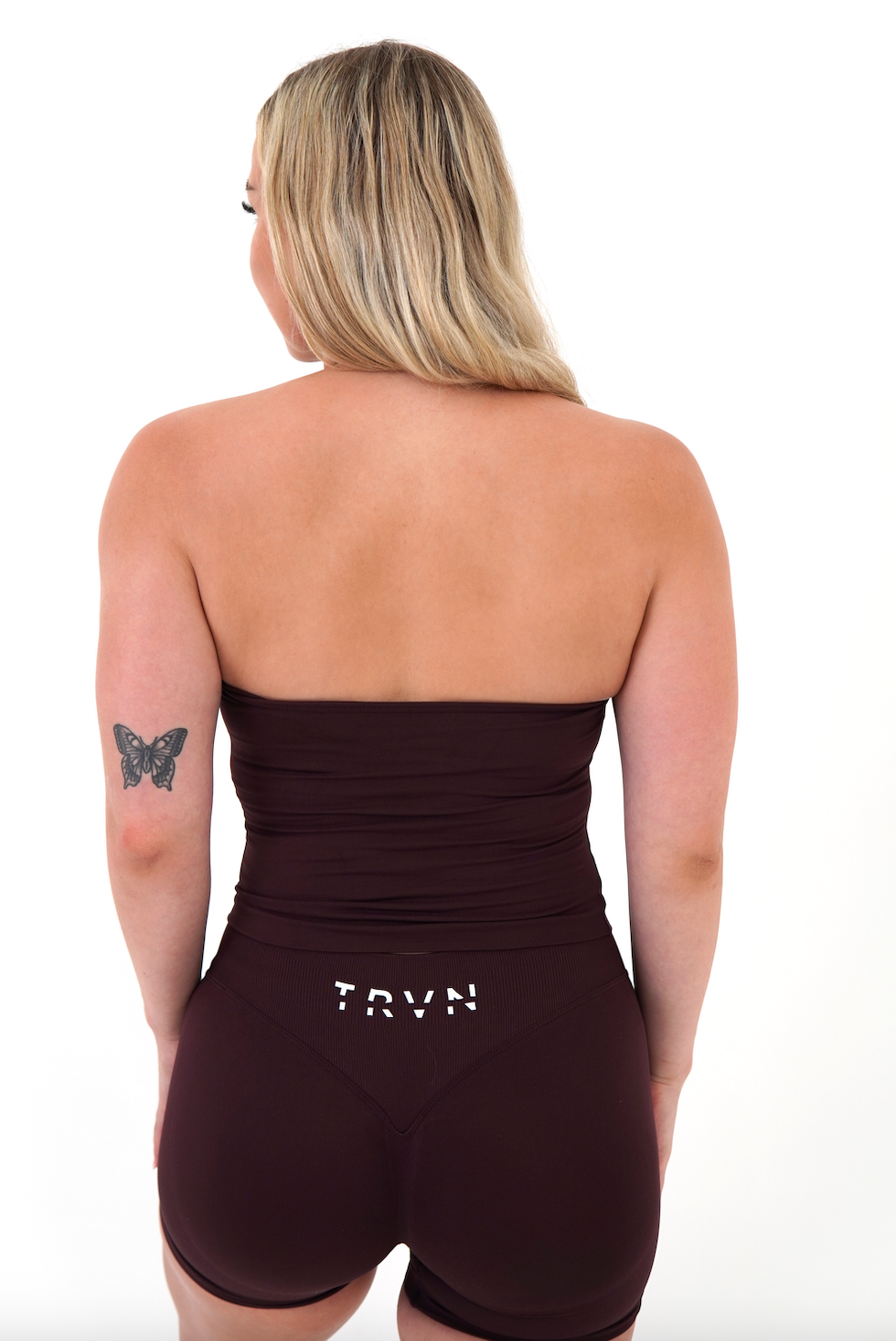 Pre-Order fra 20. mars: Mocha Halter Top