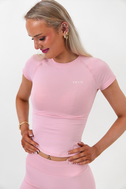 Pre-Order fra 20. mars: Cloud Rose T-Shirt