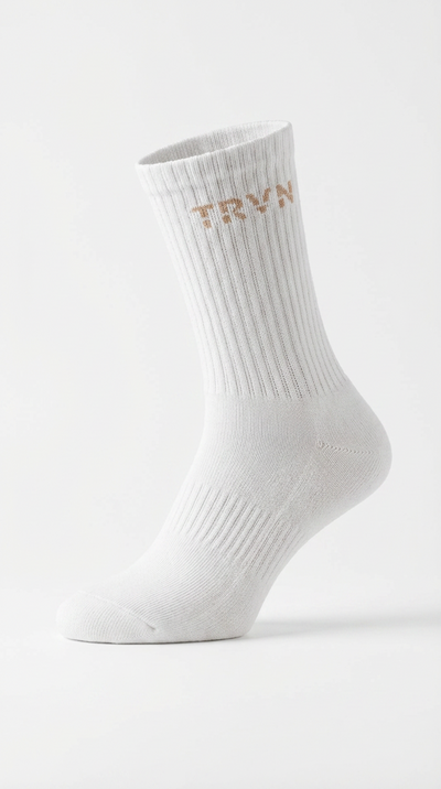 1 pk Hvite Ribbestrikkede Sokker – TRVN (Beige Logo)