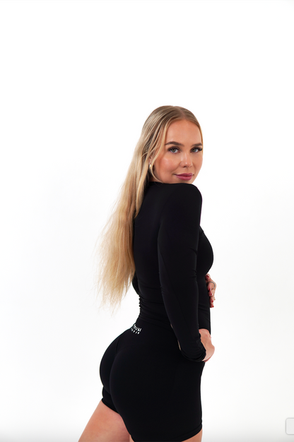 Forhåndsbestilling 20. mars: Base Genser